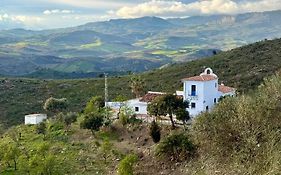 El Cielo, Cortijo en el corazón de las montañas
